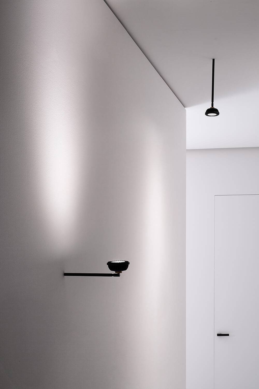 Lampada da soffitto dorata con design LED di tendenza - Skavi