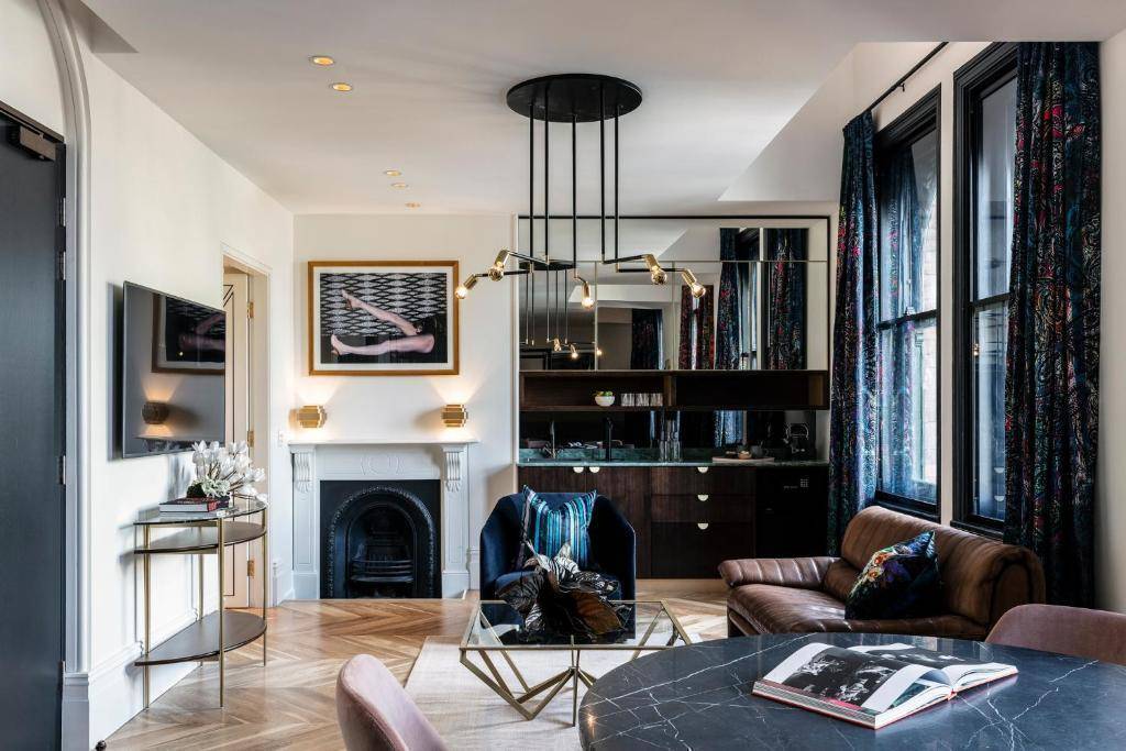 crystalbrook albion - est lighting